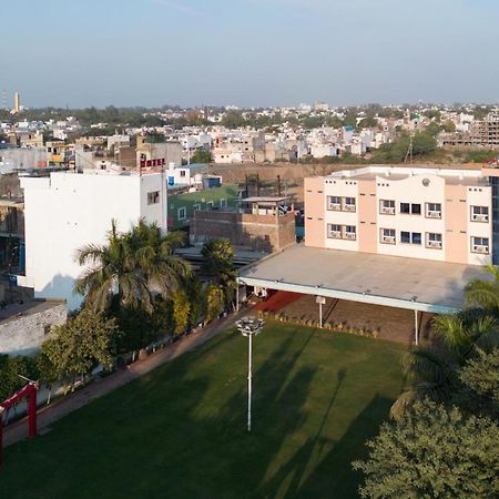 Ruchishree Garden Otel Ujjain Dış mekan fotoğraf