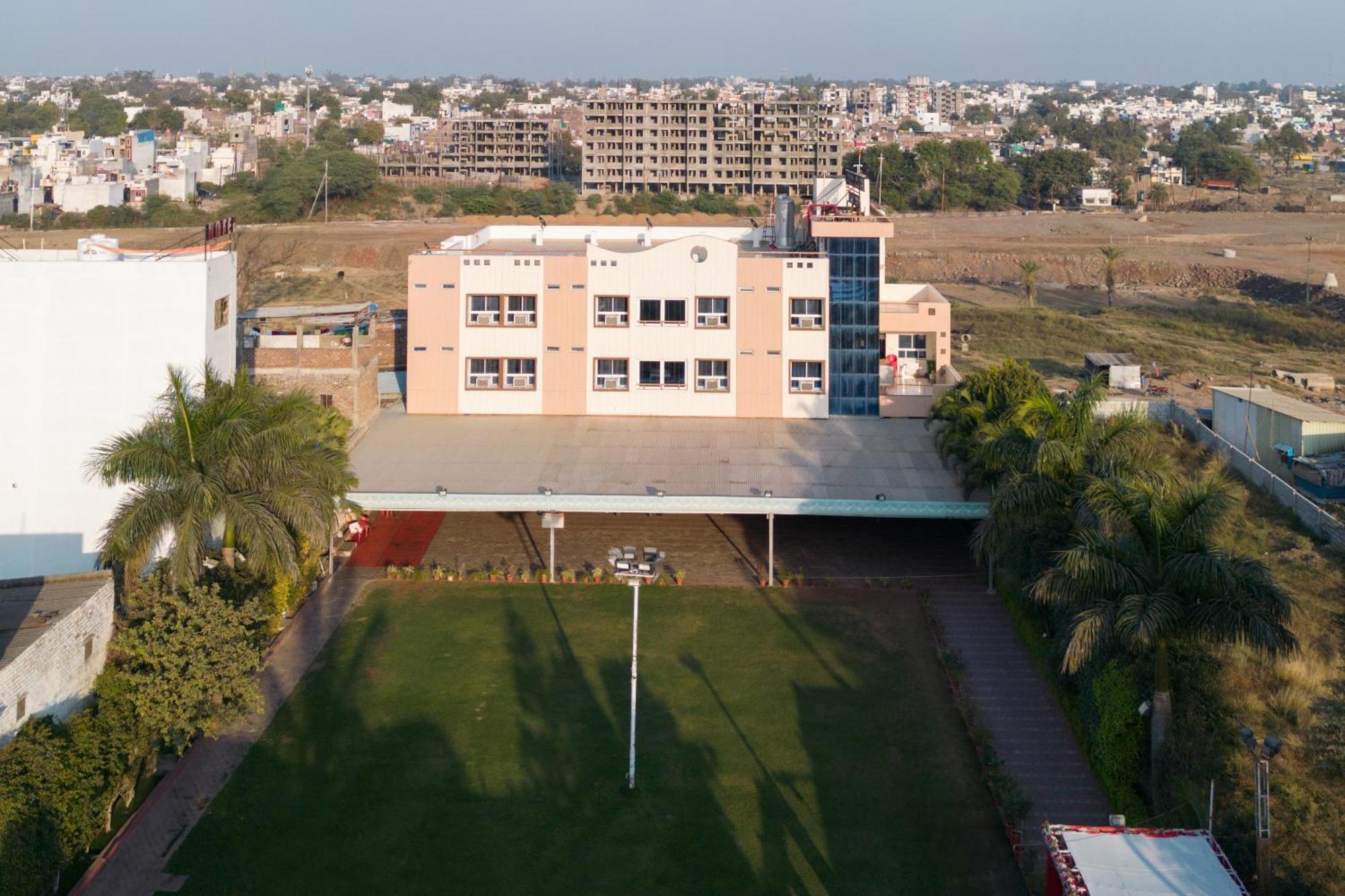 Ruchishree Garden Otel Ujjain Dış mekan fotoğraf